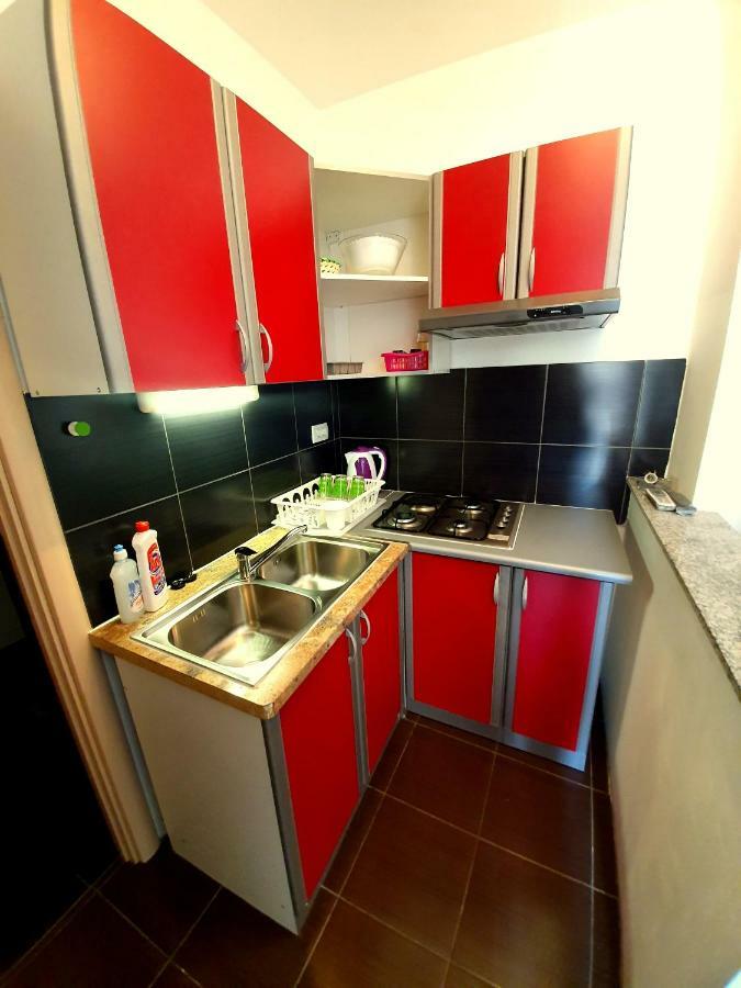 Apartments Lara Дрвеник Экстерьер фото