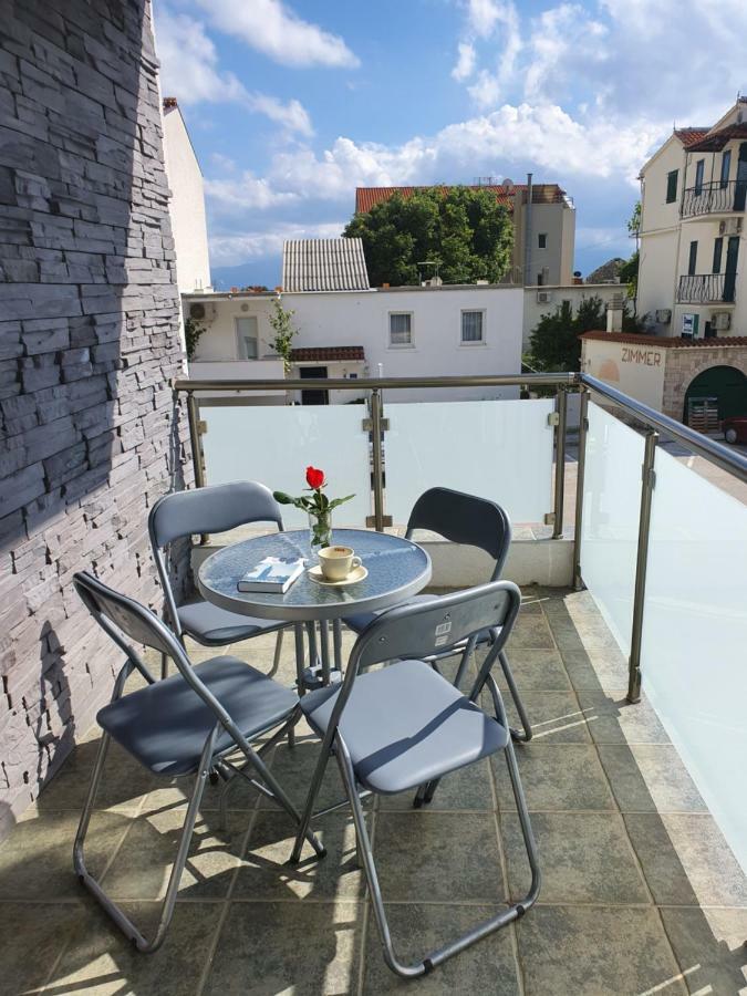 Apartments Lara Дрвеник Экстерьер фото